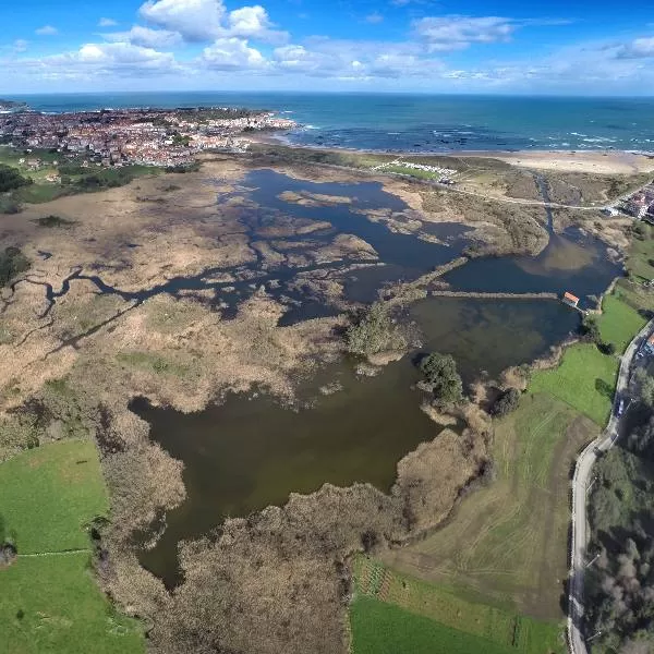 Fotografia desde el cielo ense&ntilde;ando el paisaje de las marismas