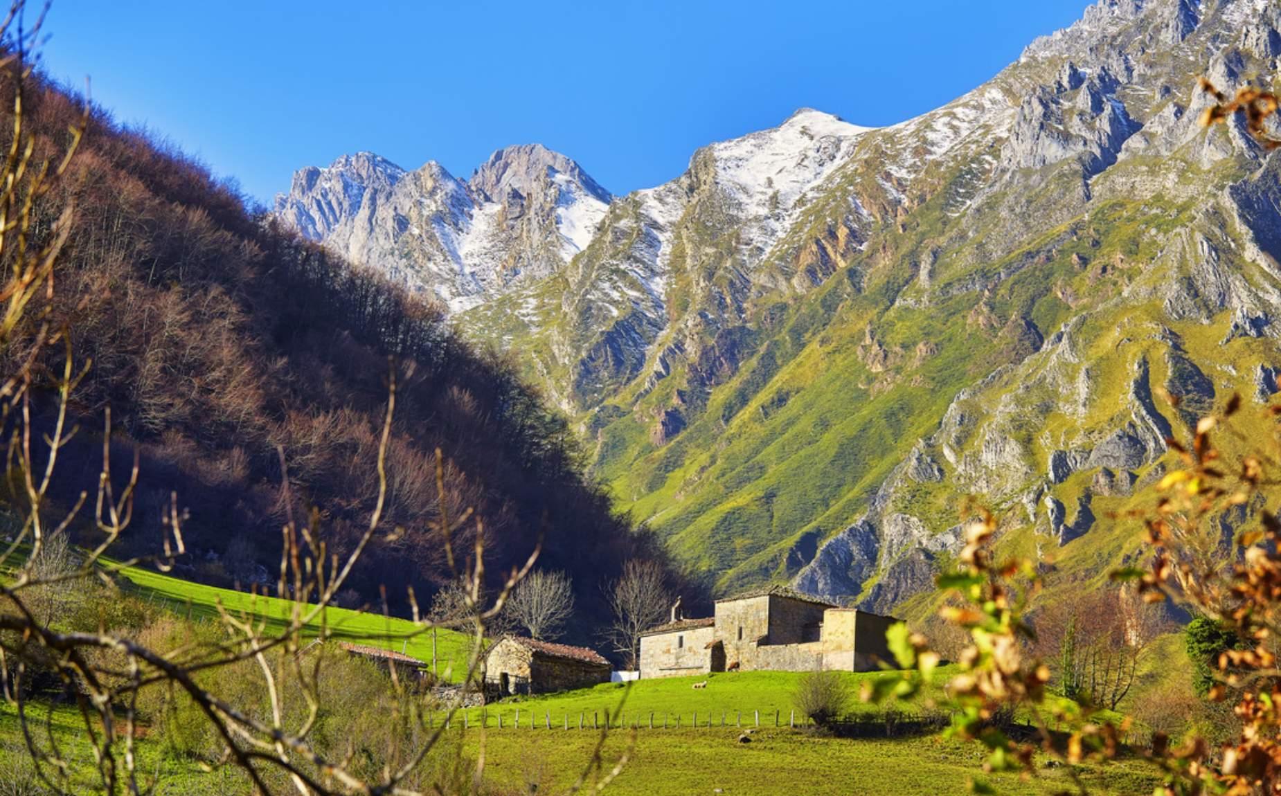 Landscape between mountains with small houses