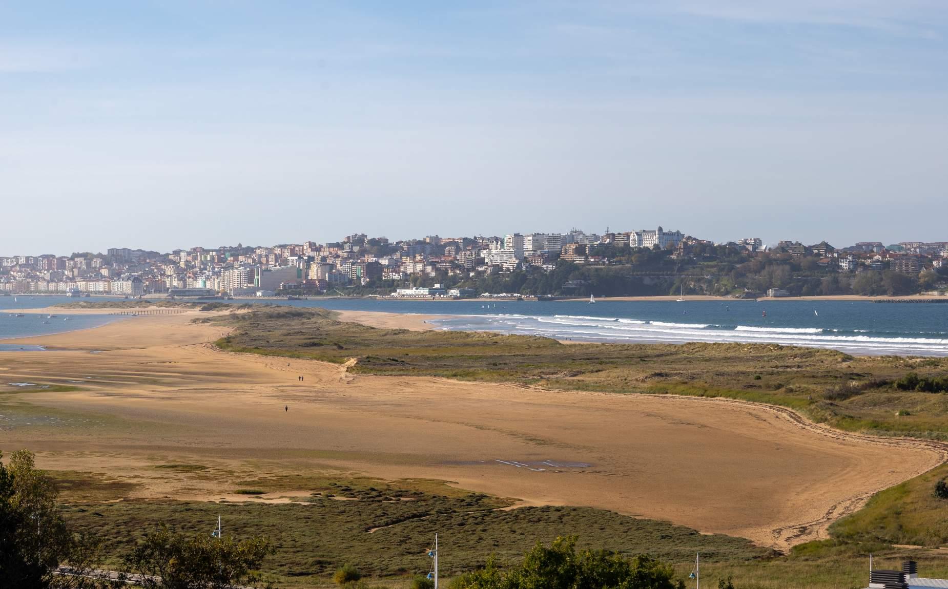 Costa  de ZEC Dunas del Puntal y Estuario del Miera