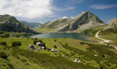 Más de 30 empresas de tres espacios naturales protegidos de Asturias reciben formación para adherirse al Club Ecoturismo en España