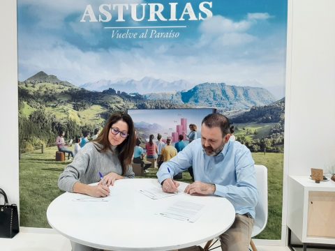 La Asociación de Ecoturismo en España y el Ayuntamiento de Onís firman un convenio para la adhesión empresas al Club Ecoturismo en España
